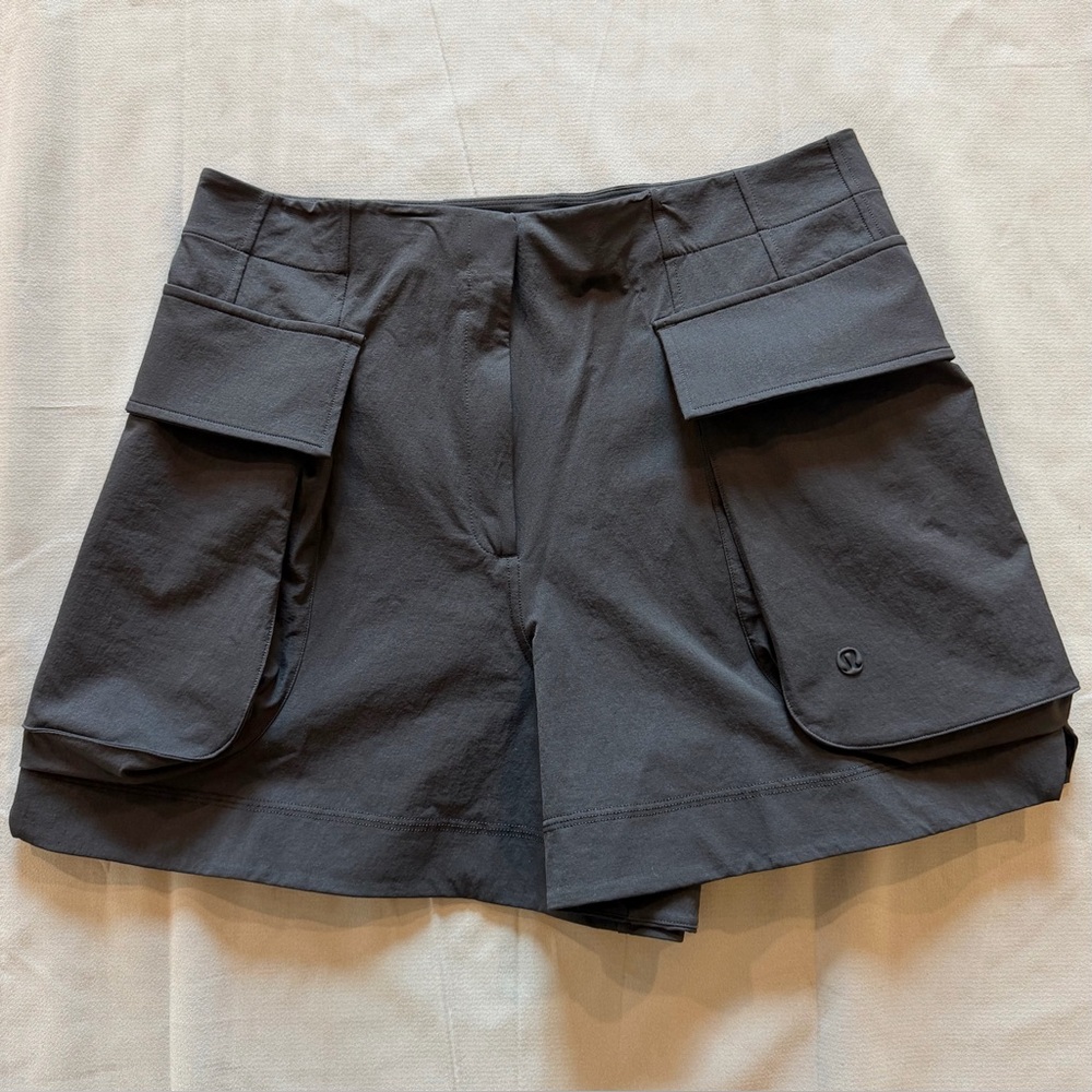 Lululemon Relaxed-Fit Super-High-Rise Cargo Short 4" Black Size 10